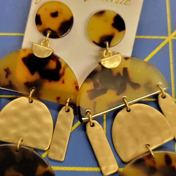 Leopard & Gold Tone 4.5" Dangle Earrings - Picture 2 of 2